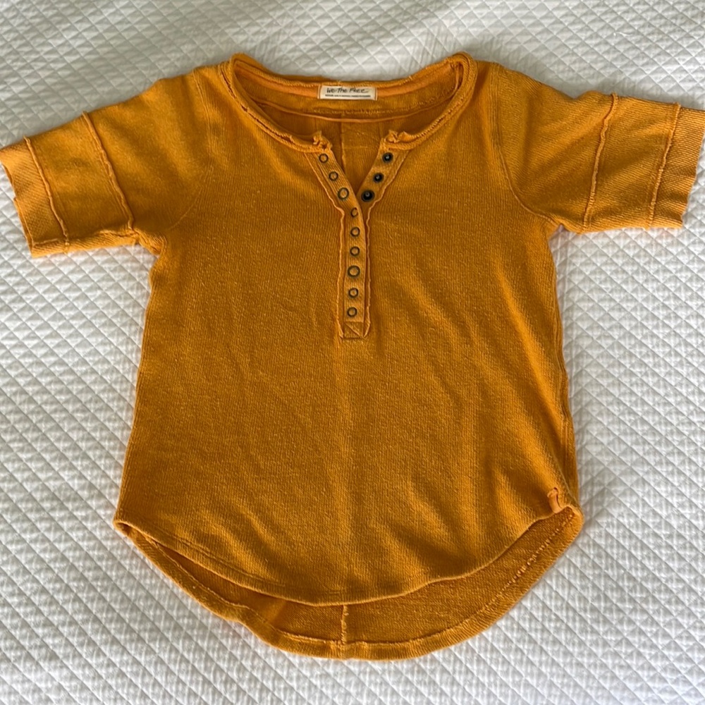 We The Free Medium short sleeve sweater top